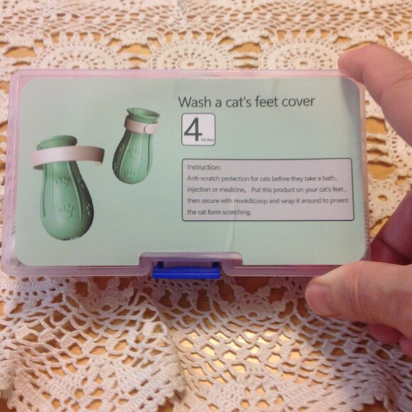 Anti-Scratch Boots for Cats, Velcro Close, Adjustable - Picture 2 of 4